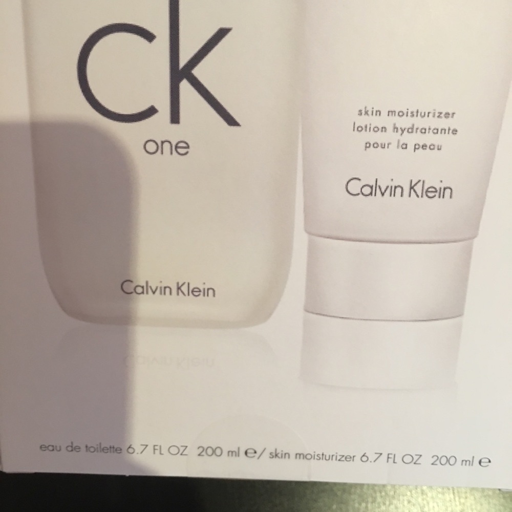 Authentic large Ck one gift set - Picture 3 of 3